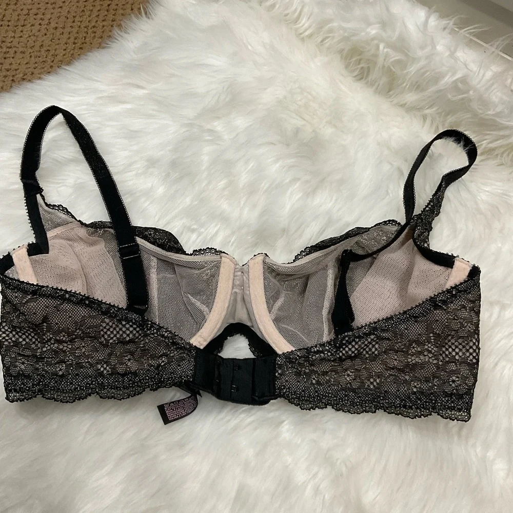 Victoria's Secret Black and White Lace Bra Set